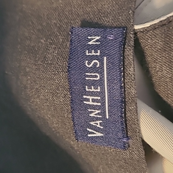 Van Heusen men's pleated khaki pants with cuffed hem size 38x32 - Picture 6 of 7